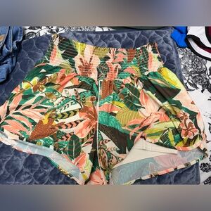 Tropical print shorts with undershorts.  Offline by Aerie.  Women’s like new